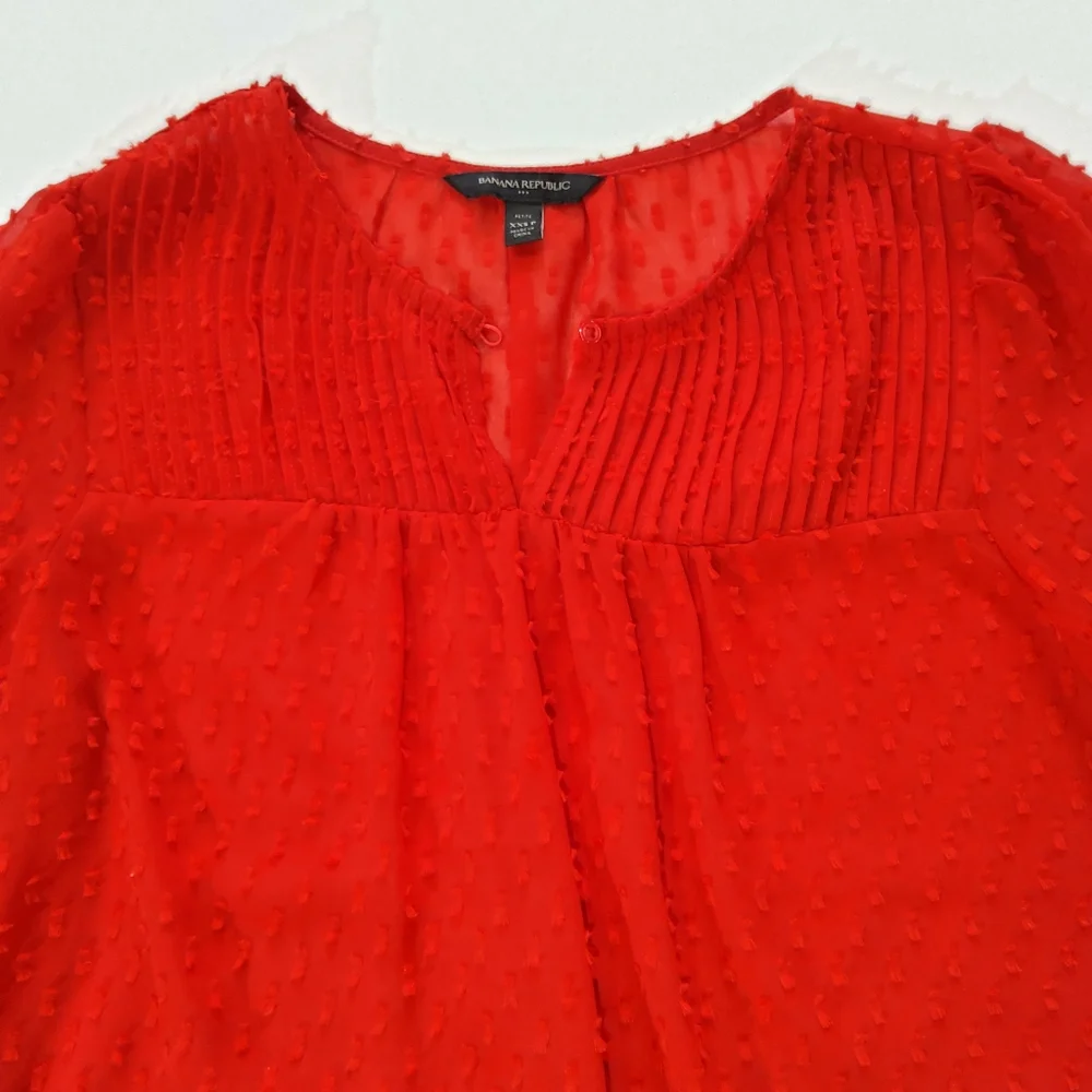Banana Republic Pleated Clip Dot Blouse‎ Womens XXS Petite Red Sheer Puff Sleeve